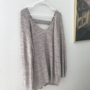 Oversize sweater - deep v